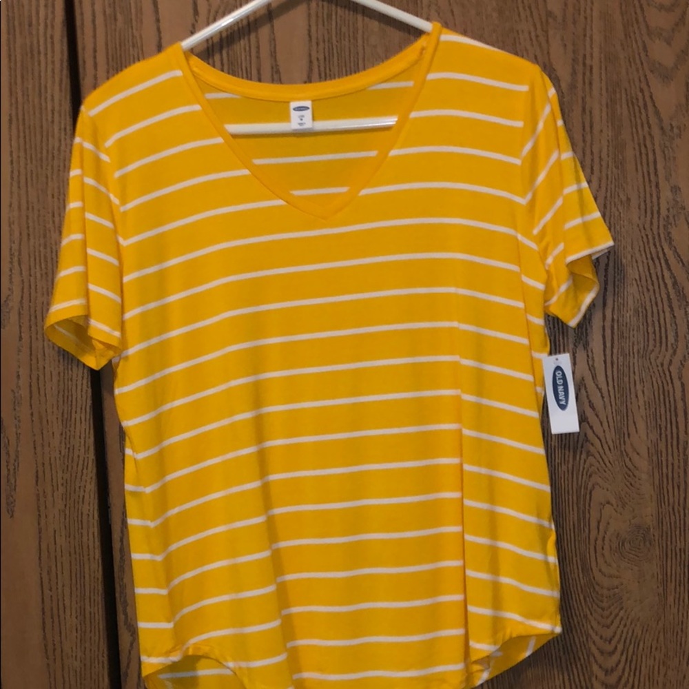 loose fitting, v neck t-shirt